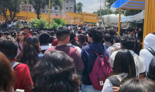 Atacan a dos alumnos en CCH Sur a puñaladas, el atacante de lanza de edificio