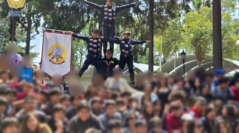 Equipo Internacional de Acrobacia se presenta ante alumnos de nivel superior