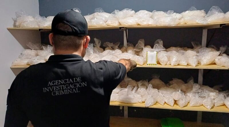 Cateo en Sinaloa saca del mercado 385 kilos y 170 litros de metanfetamina