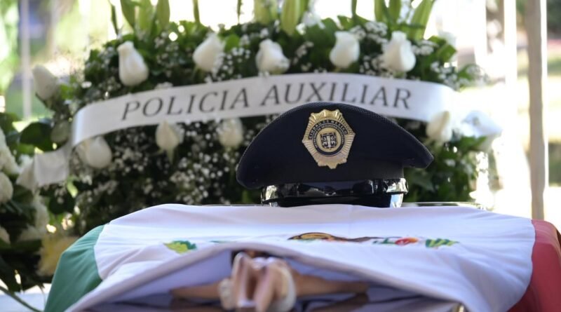 Despiden con honores a policía caído en cumplimiento de su deber