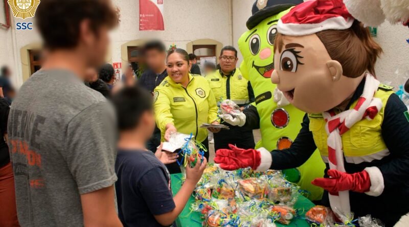 “Apadrina una Esfera 2025”, entrega de regalos a niños de la Fundación Banco de Tapitas.