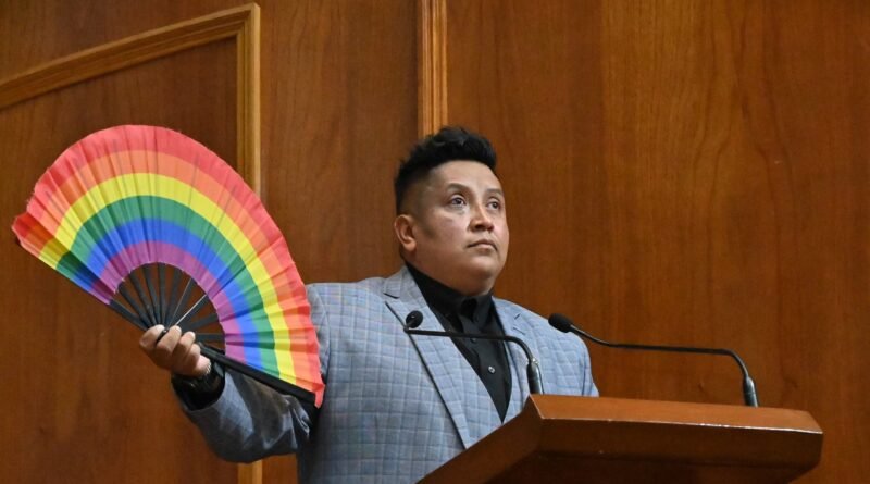 Rinde Congreso minuto de silencio por muerte de regidor