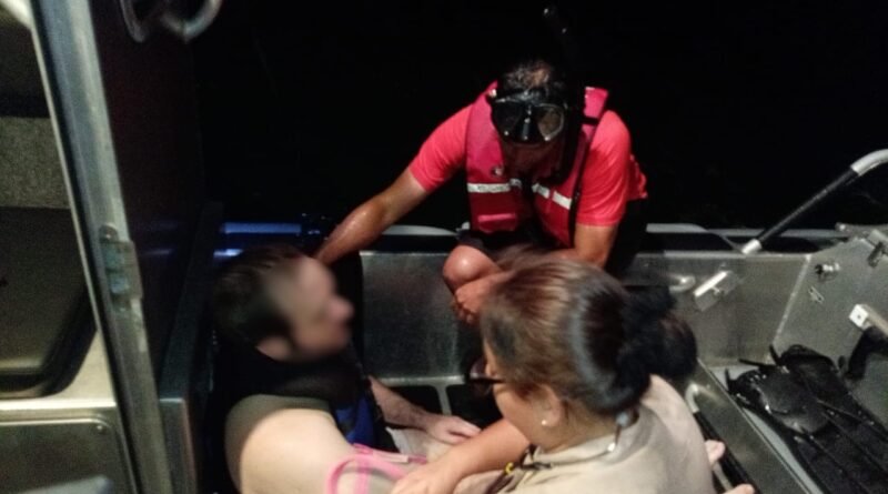 Marina efectúo el rescate de una persona y salvamento de una moto acuática